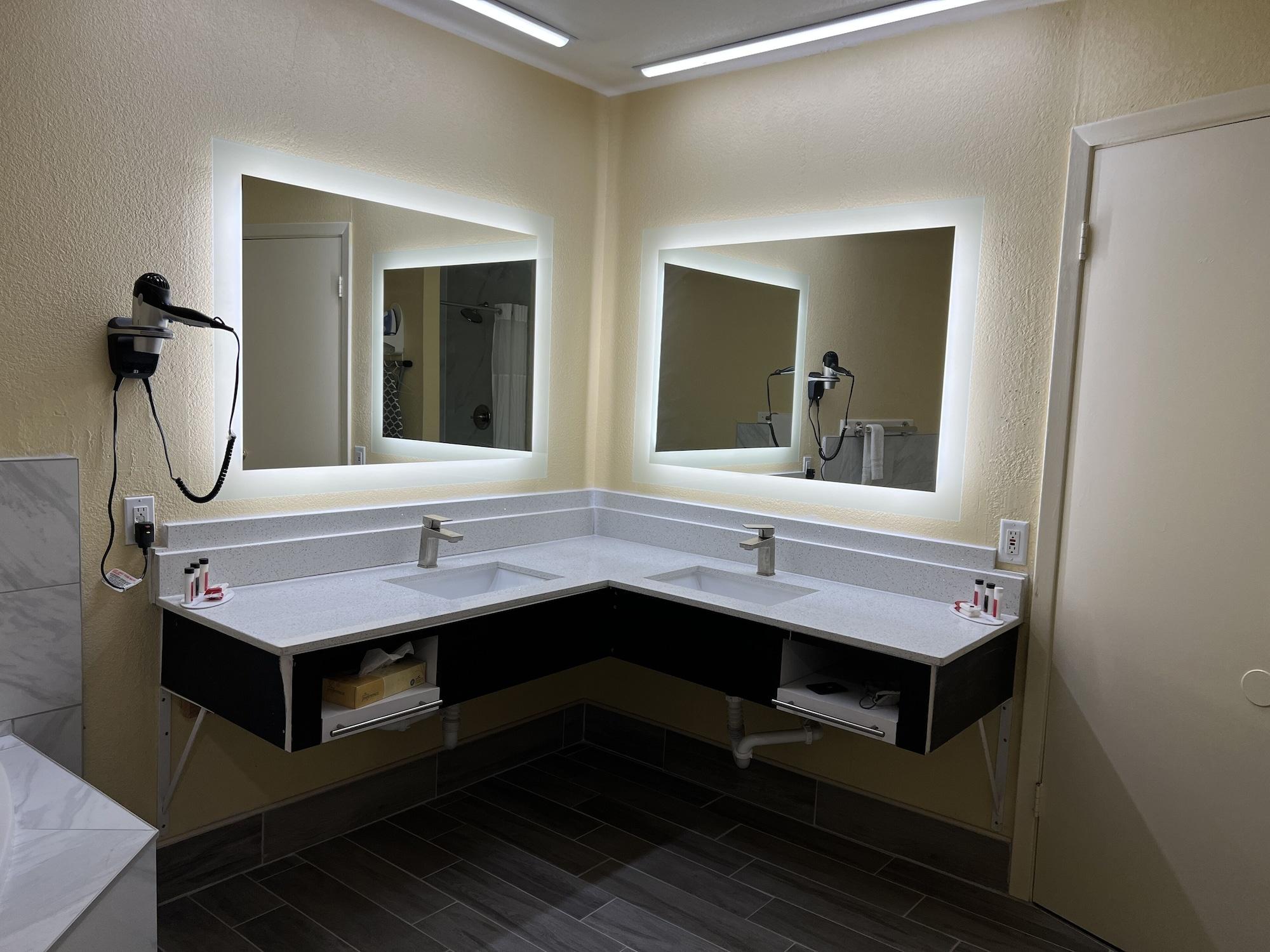 Days Inn By Wyndham Suites Fredericksburg Esterno foto