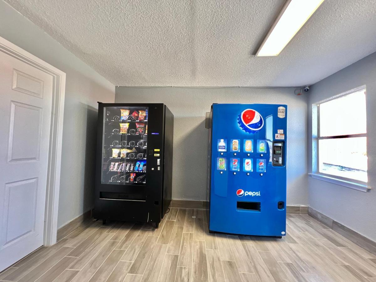Days Inn By Wyndham Suites Fredericksburg Esterno foto