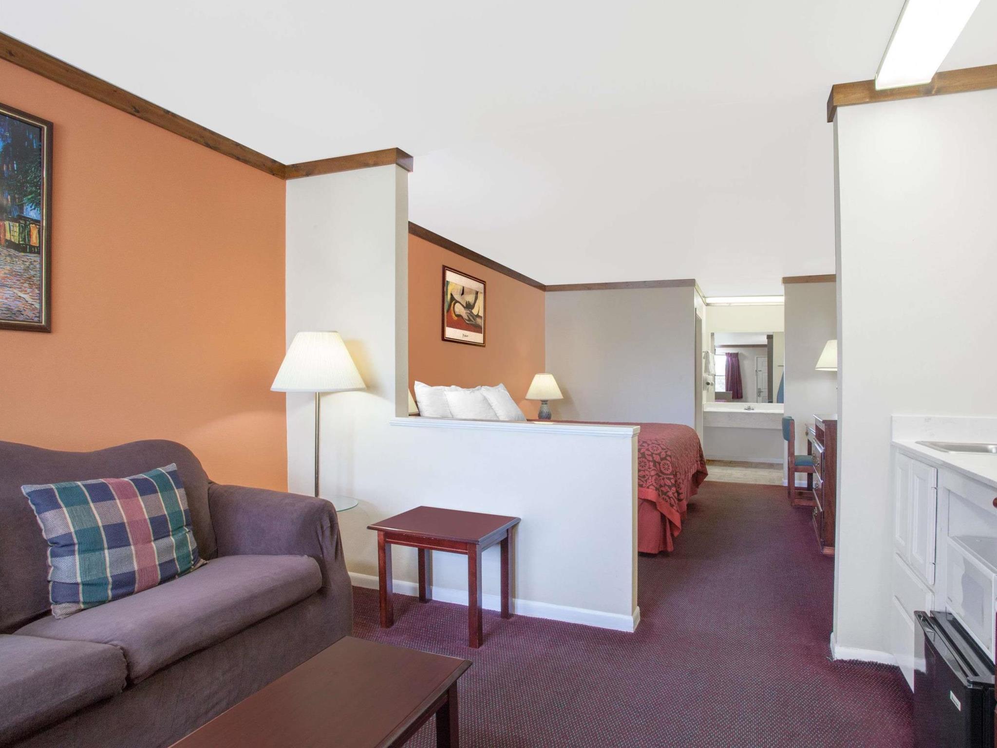 Days Inn By Wyndham Suites Fredericksburg Esterno foto