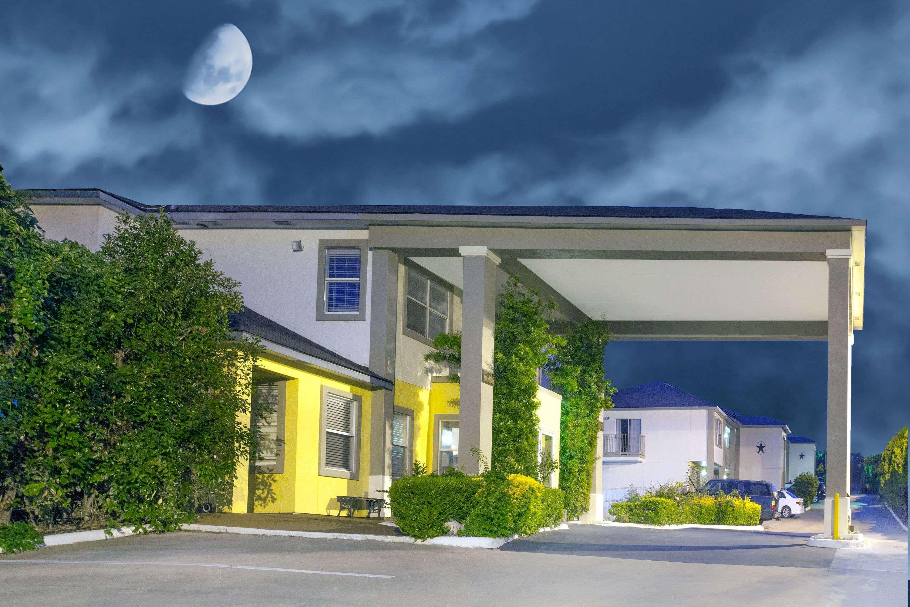 Days Inn By Wyndham Suites Fredericksburg Esterno foto
