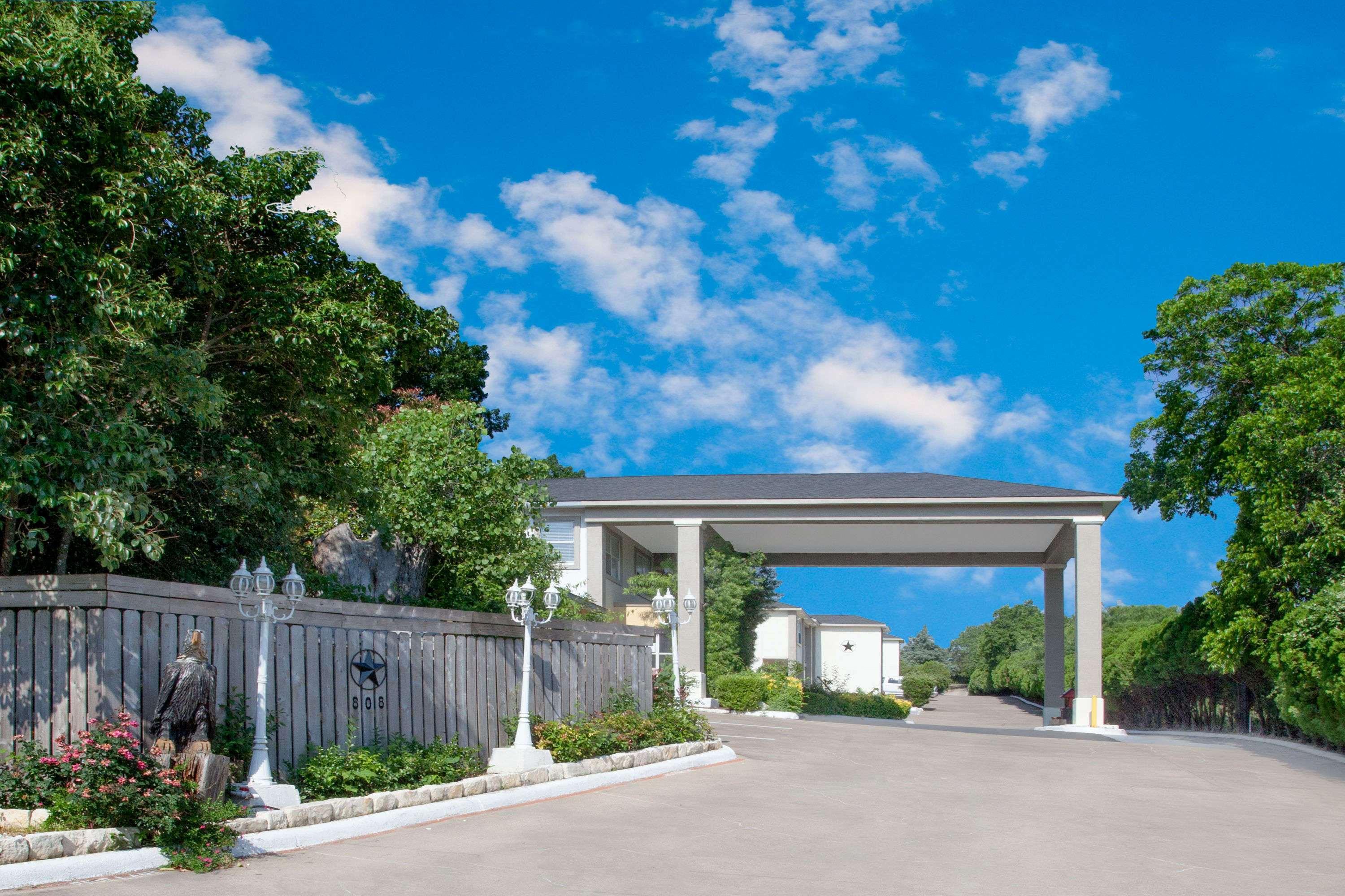 Days Inn By Wyndham Suites Fredericksburg Esterno foto