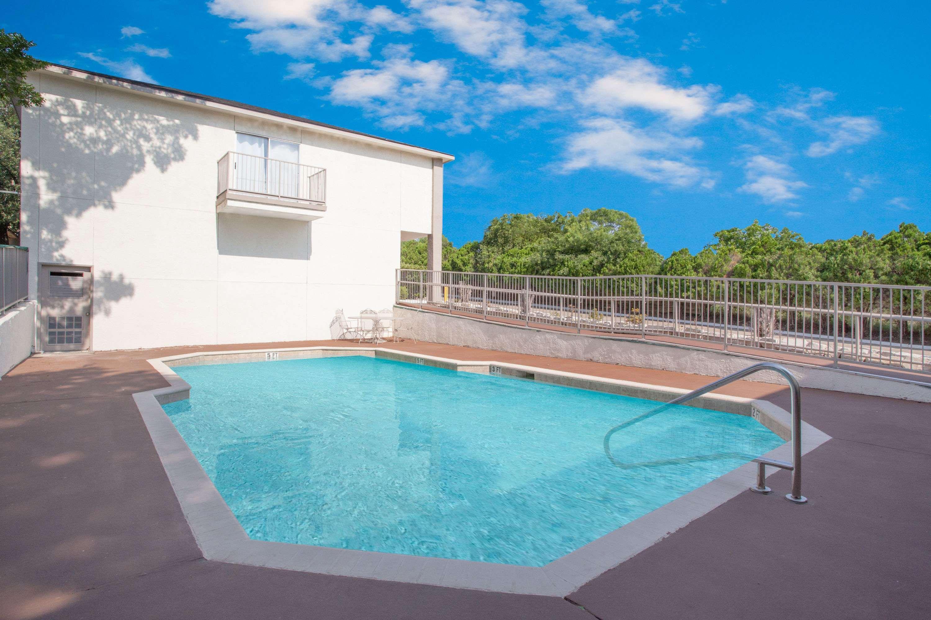 Days Inn By Wyndham Suites Fredericksburg Esterno foto