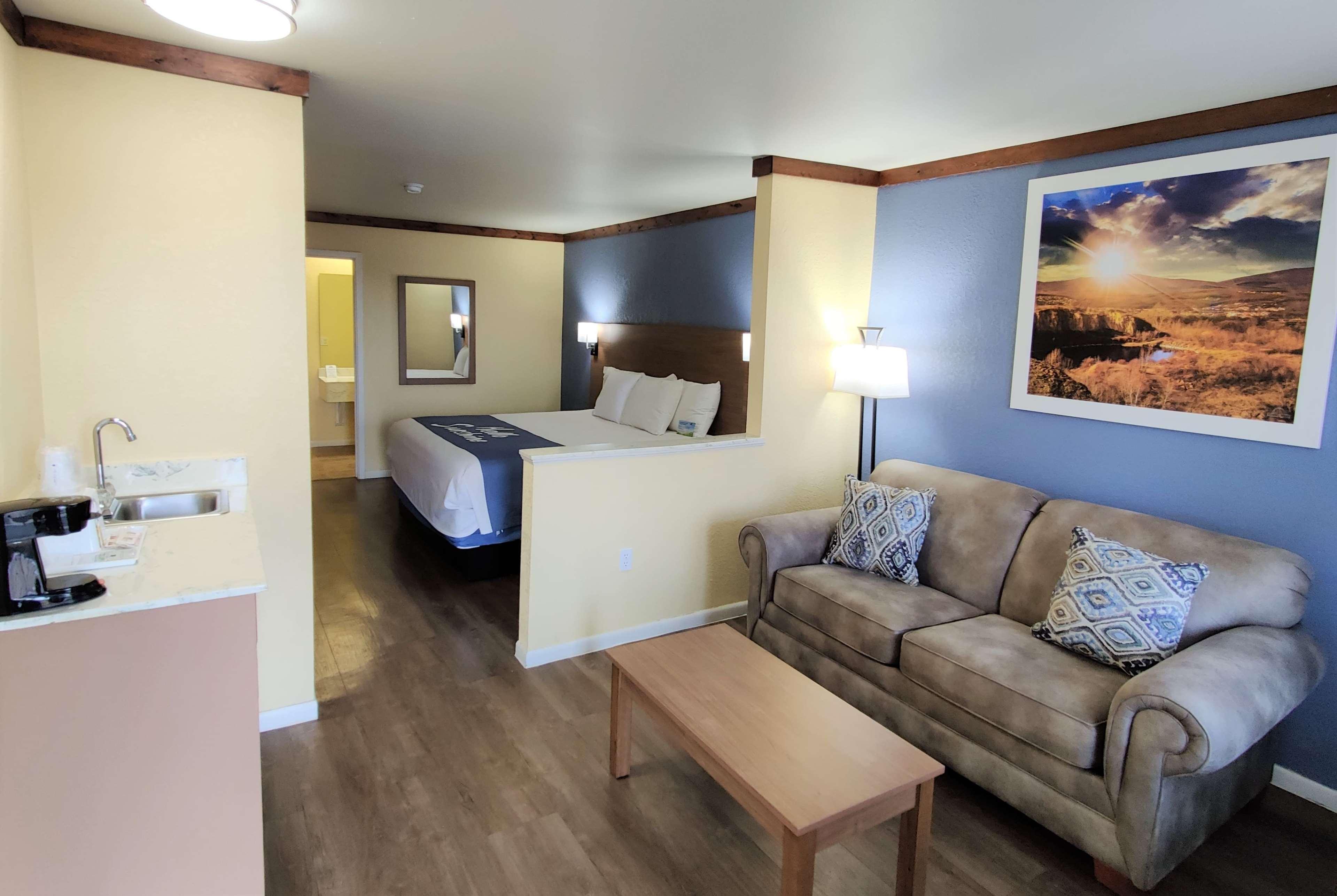 Days Inn By Wyndham Suites Fredericksburg Esterno foto