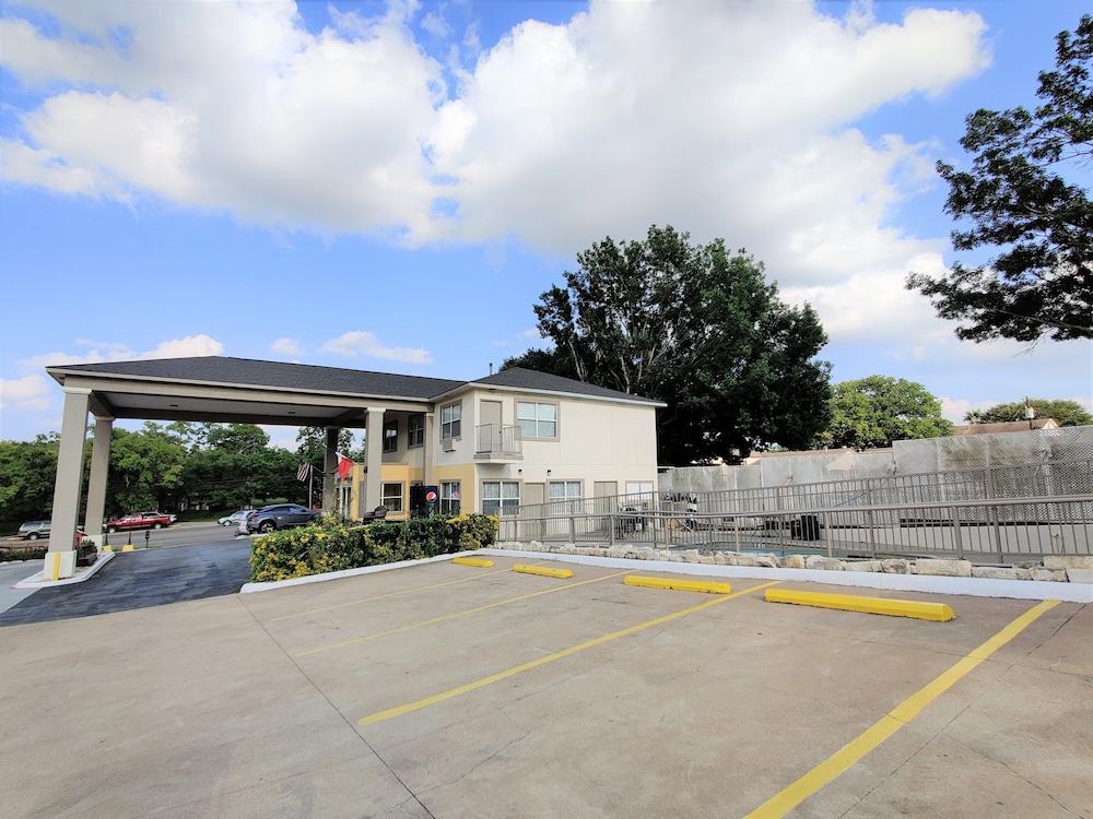Days Inn By Wyndham Suites Fredericksburg Esterno foto